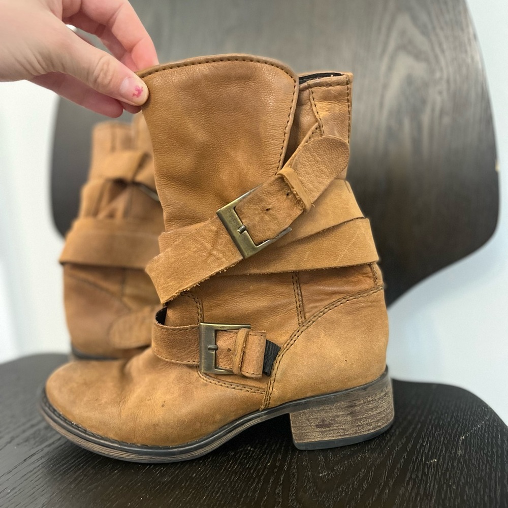 Steve Madden brown leather boots